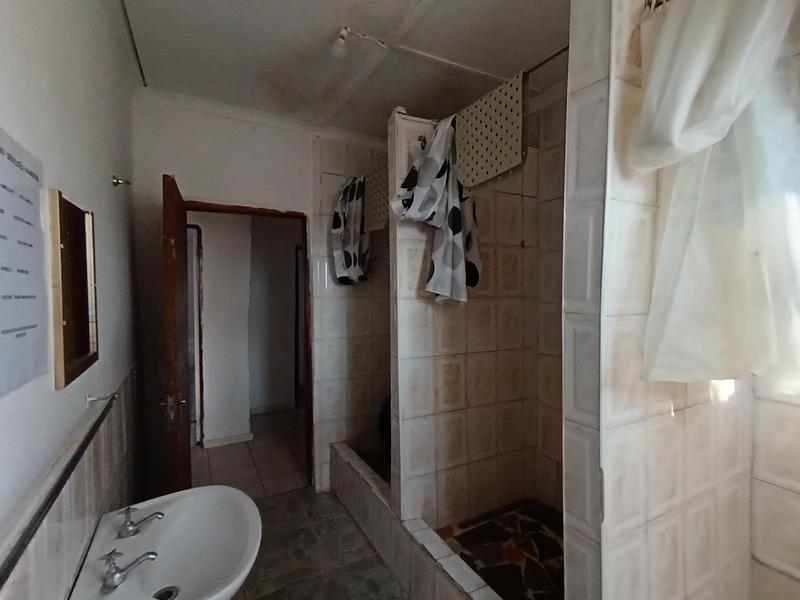 13 Bedroom Property for Sale in Madeira Park Eastern Cape